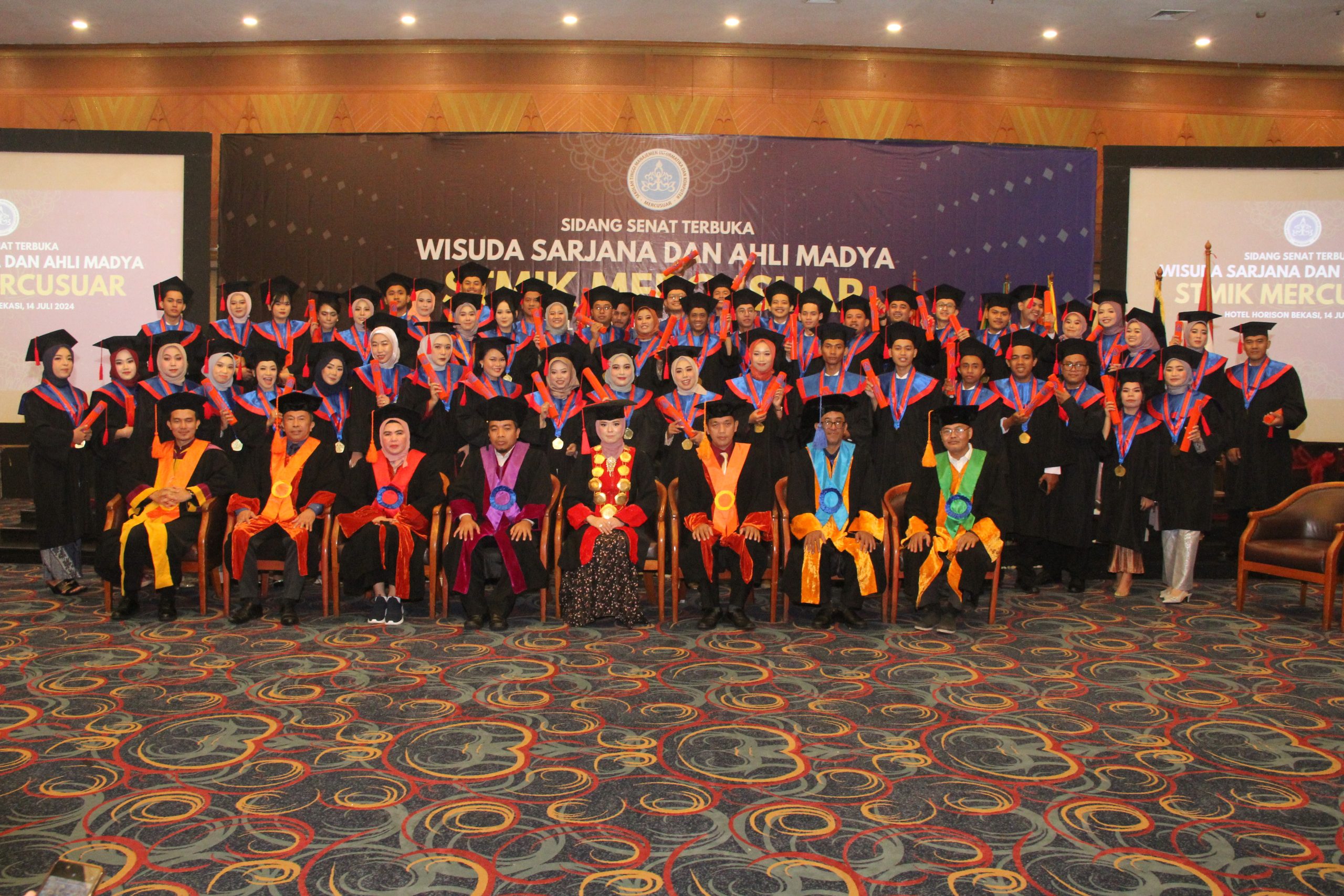 WISUDA SARJANA DAN DIPLOMA STMIK MERCUSUAR PERIODE 2023/2024 - STMIK ...